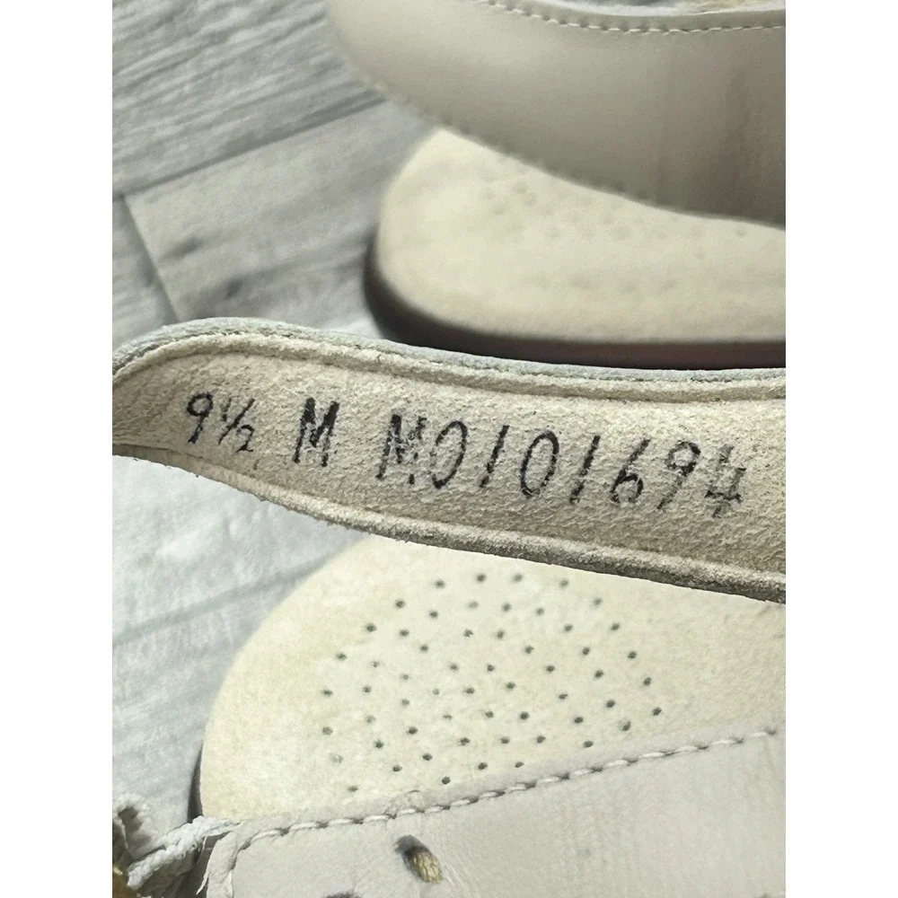 SAS Tripad Comfort Shoes Womens Size 9.5‎ M Beige Leather Sandals Straps